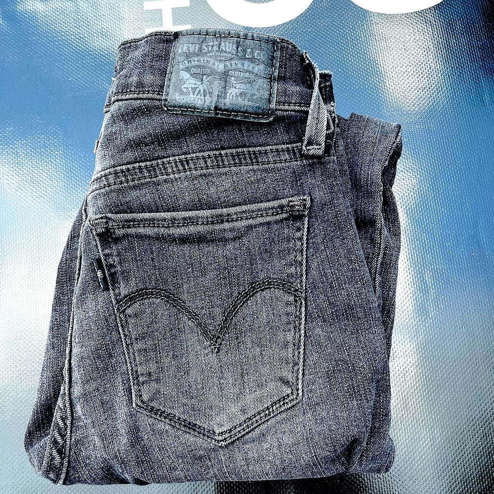 Levi’s black skinny jeans